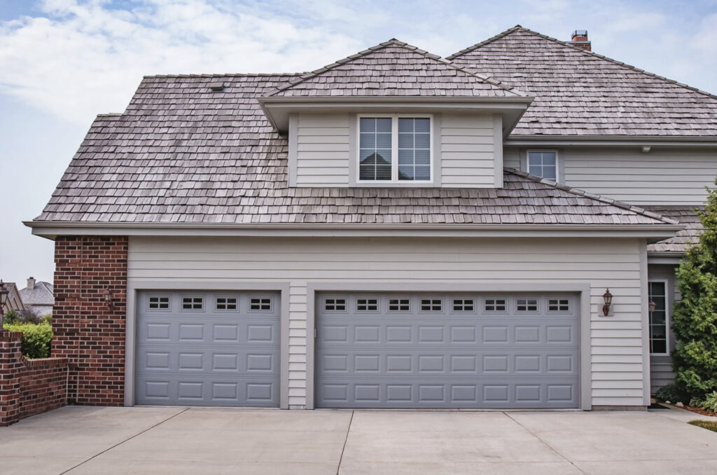 Steel garage door from CHI